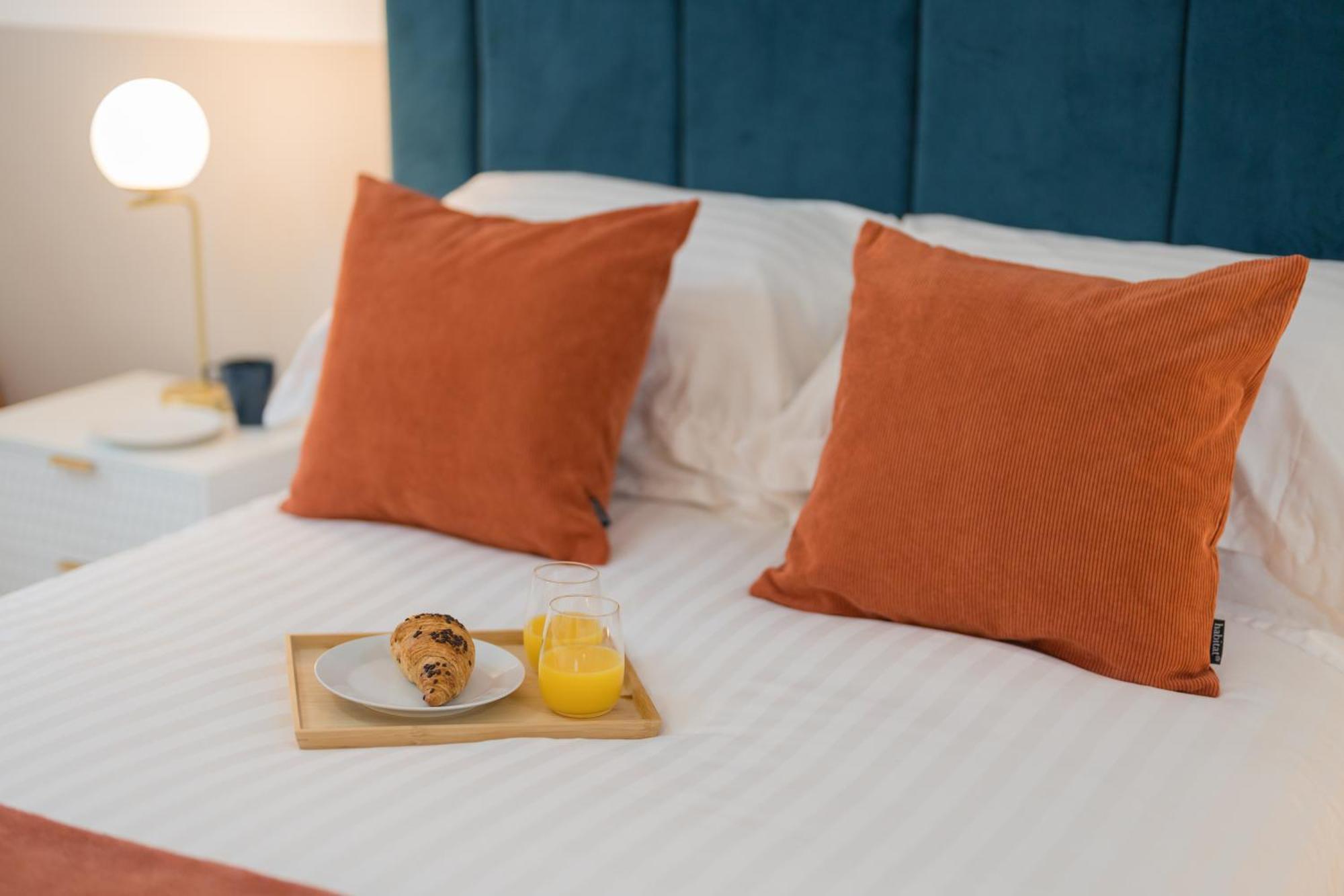Luxurious 2 Bed Birmingham House Free Parking - Sleeps 6 아파트 외부 사진