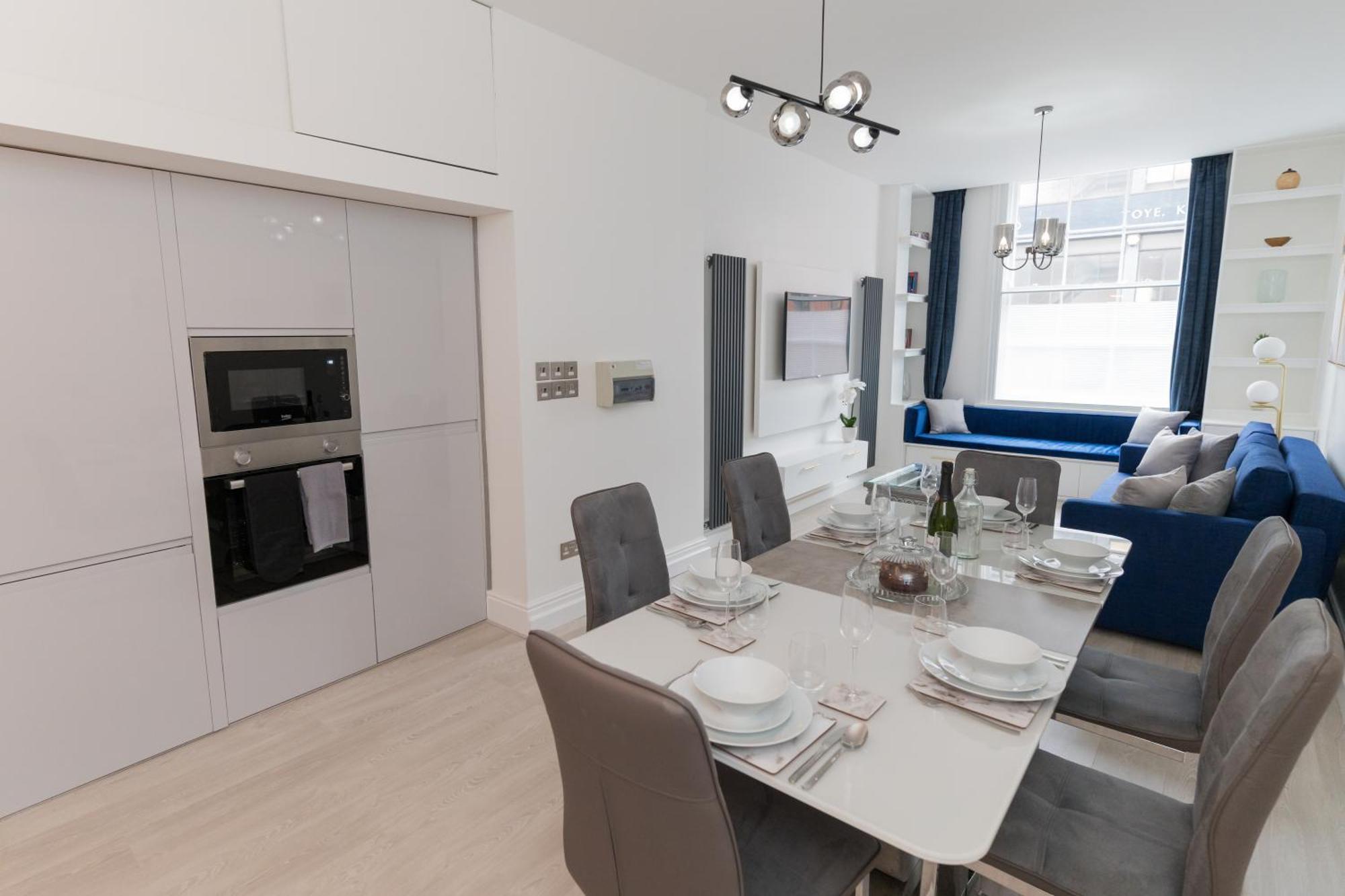 Luxurious 2 Bed Birmingham House Free Parking - Sleeps 6 아파트 외부 사진