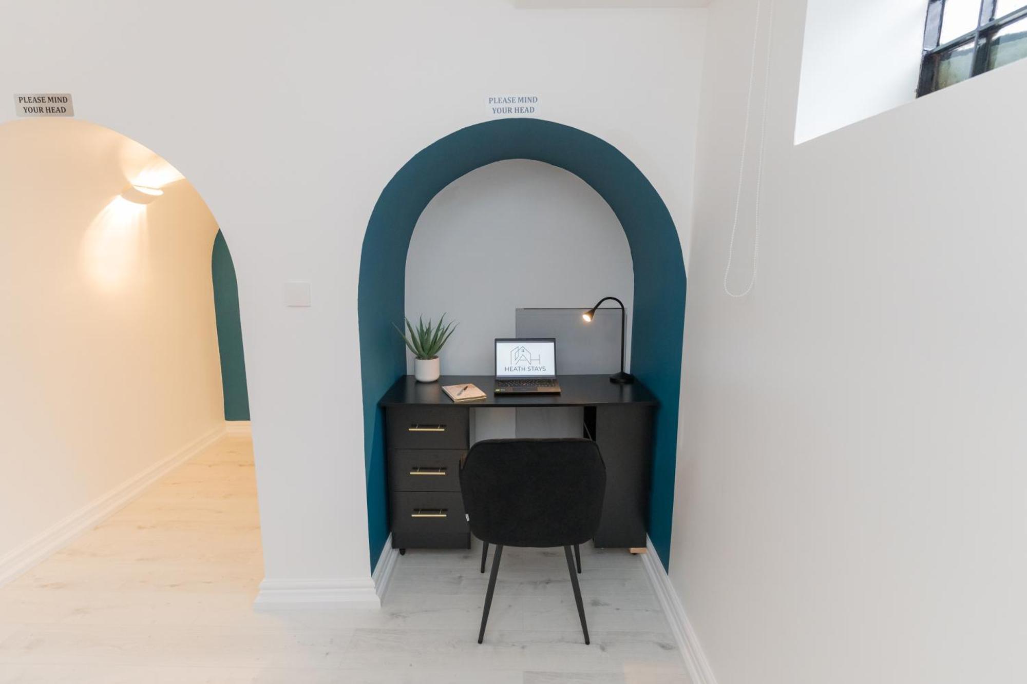 Luxurious 2 Bed Birmingham House Free Parking - Sleeps 6 아파트 외부 사진