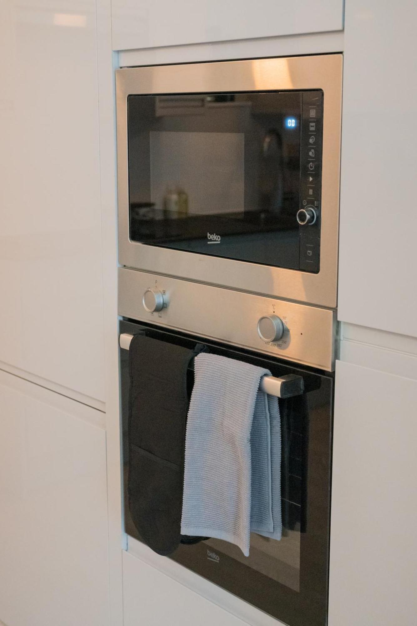 Luxurious 2 Bed Birmingham House Free Parking - Sleeps 6 아파트 외부 사진