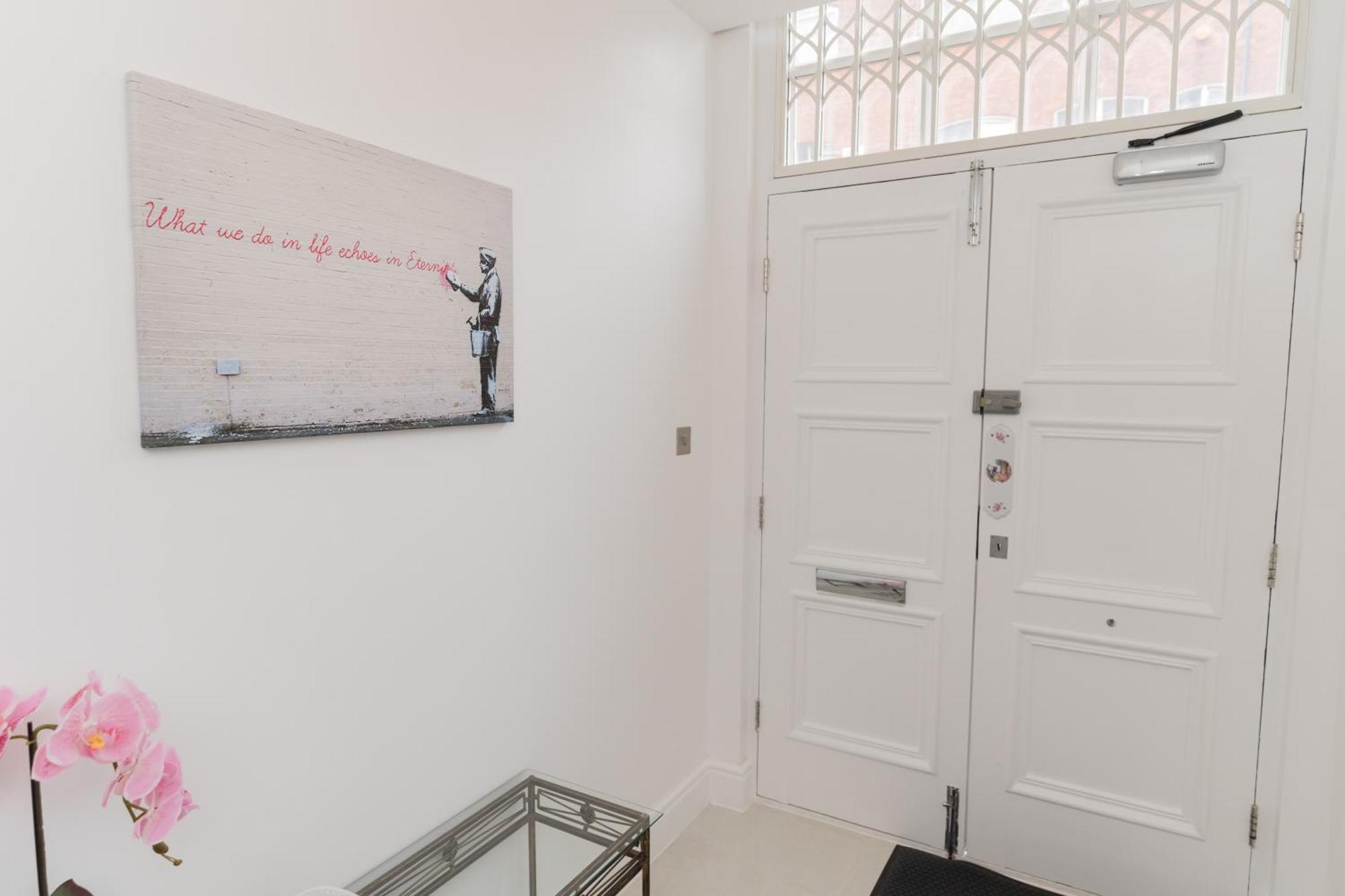 Luxurious 2 Bed Birmingham House Free Parking - Sleeps 6 아파트 외부 사진