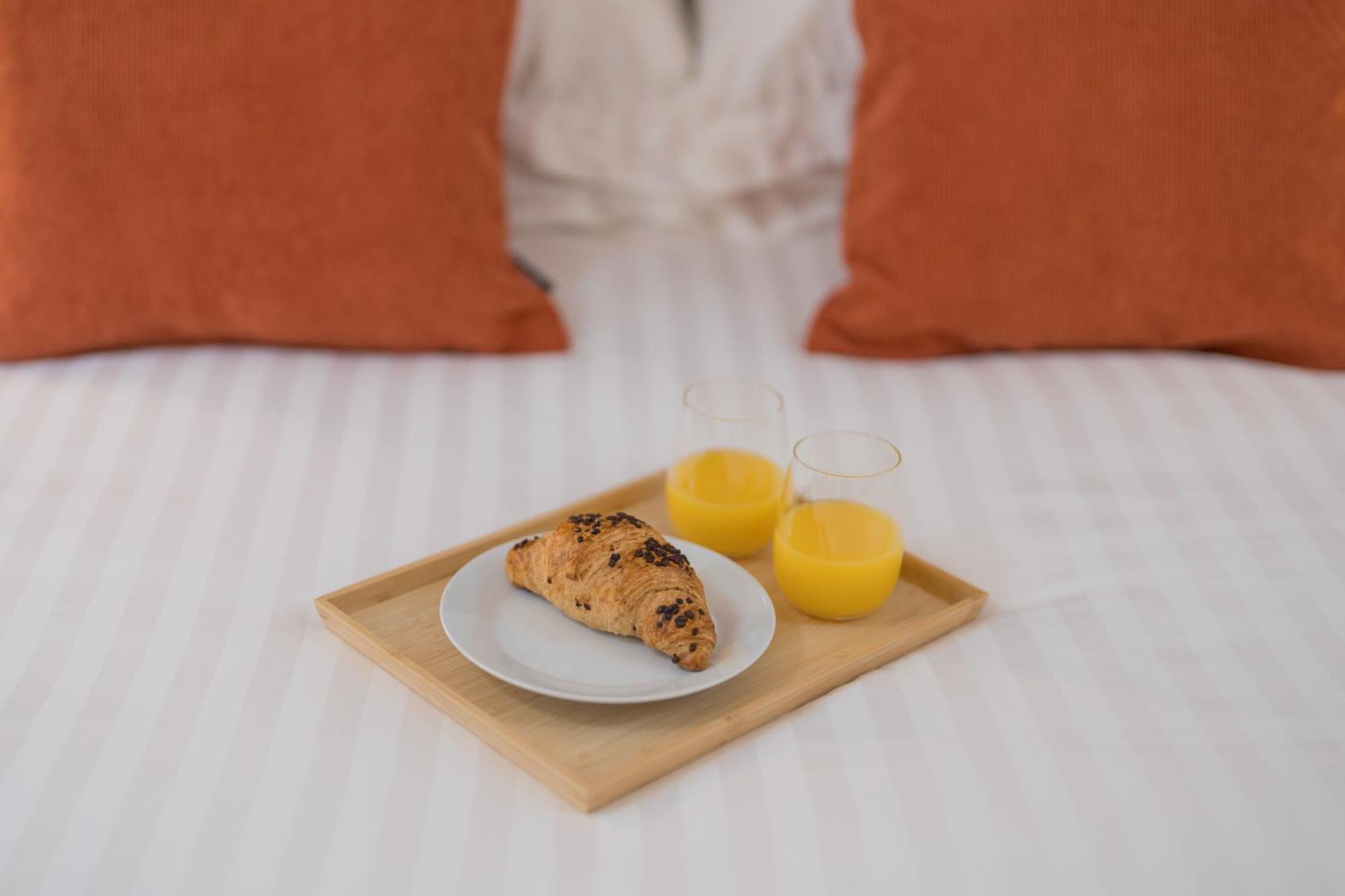Luxurious 2 Bed Birmingham House Free Parking - Sleeps 6 아파트 외부 사진